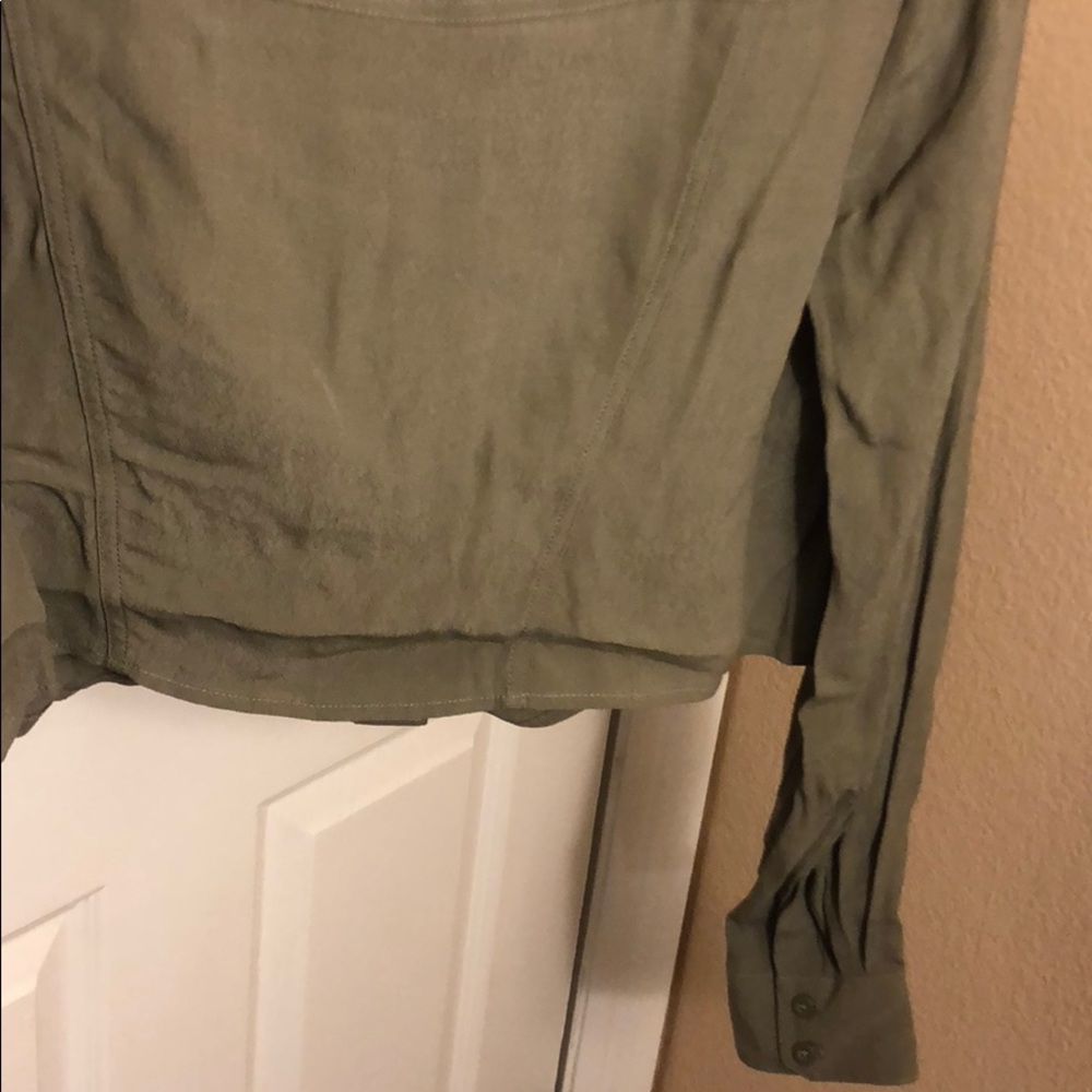 Perfect fall button down - Picture 4 of 4
